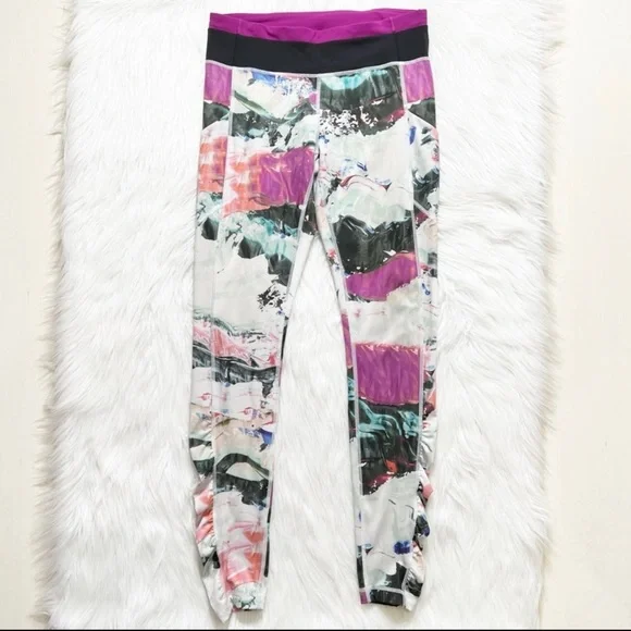 SOLD-Lululemon Printed Fuchsia and Black Watercolor Athletic Running Leggings - Picture 2 of 12